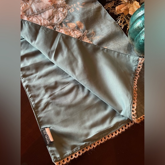 RACHEL ZOE NWT Fall Autumn Thanksgiving Beaded Pumpkins Decorative Table Runner - Picture 13 of 13